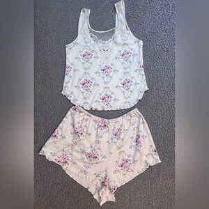 Secret Treasures Pajama Set Woman’s Size Medium White With Floral Print